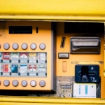 Технологический интерфейс современного игрового слота с графикой